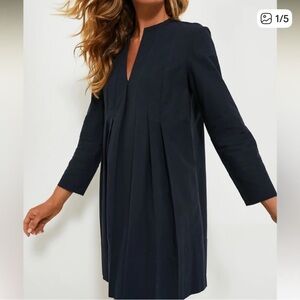 Shoulder 16”, Bust 41”, Length 35.5”, Slv 22.5”, Notched neckline, 3/4 sleeves.